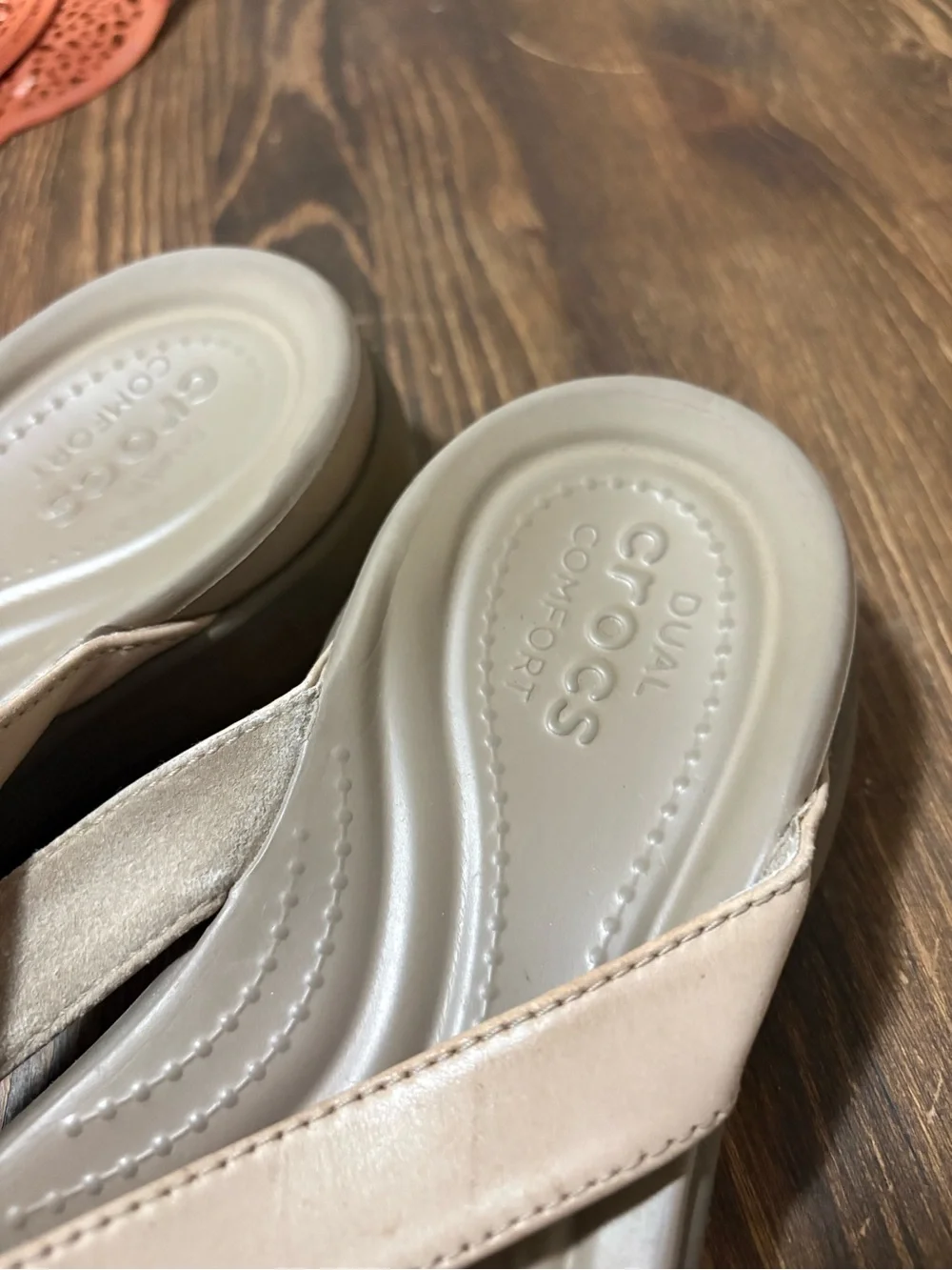 Crocs Women's Slide Sandal Thongs Slip On Size 10 Gently Worn
